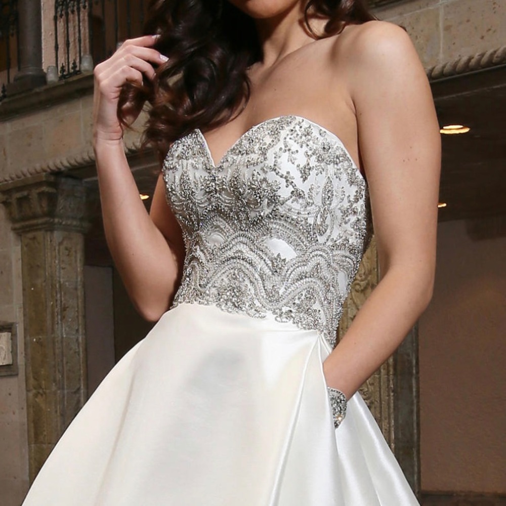 Brand new never altered Cristiano Lucci gown